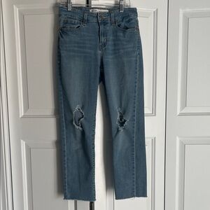 Signature Levi Strauss Distressed Women Jeans